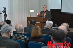 Várady Tibor akadémikus előadása a Szerb Tudományos és Művészeti Akadémia újvidéki székházában