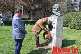 Fehér Ferenc szobránál emlékeztek a magyar költészet napjára Újvidéken