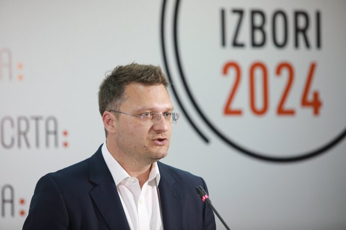 Raša Nedeljkov a CRTA sajtótájékoztatóján (Fotó: Beta) Raša Nedeljkov a CRTA sajtótájékoztatóján (Fotó: Beta)