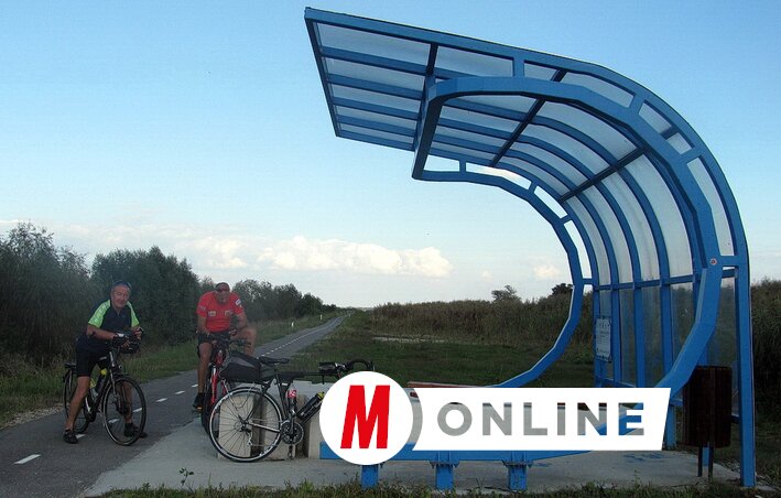 Béga melleti bicikliút Romániában (Kecskés István felvétele) Béga melleti bicikliút Romániában (Kecskés István felvétele)