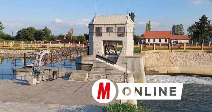 Új köntösben a bégaszentmihályi vízlépcső (Kecskés István felvétele) Új köntösben a bégaszentmihályi vízlépcső (Kecskés István felvétele)