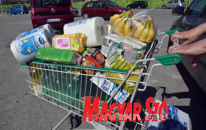 Tovább tart a halmozási láz (Fotó: Ótos András) Tovább tart a halmozási láz (Fotó: Ótos András)