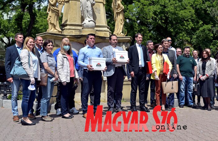 A VMSZ teljes listával indul Szabadkán (Fotó: Gergely Árpád) A VMSZ teljes listával indul Szabadkán (Fotó: Gergely Árpád)