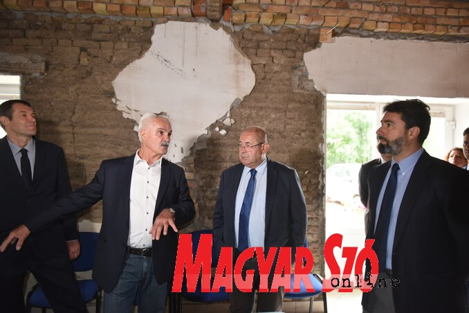 Nagy Miklós bemutatta a két évvel ezelőtt, támogatások segítségével megvásárolt és kibővített székházat (Fotó: Ótos András) Nagy Miklós bemutatta a két évvel ezelőtt, támogatások segítségével megvásárolt és kibővített székházat (Fotó: Ótos András)