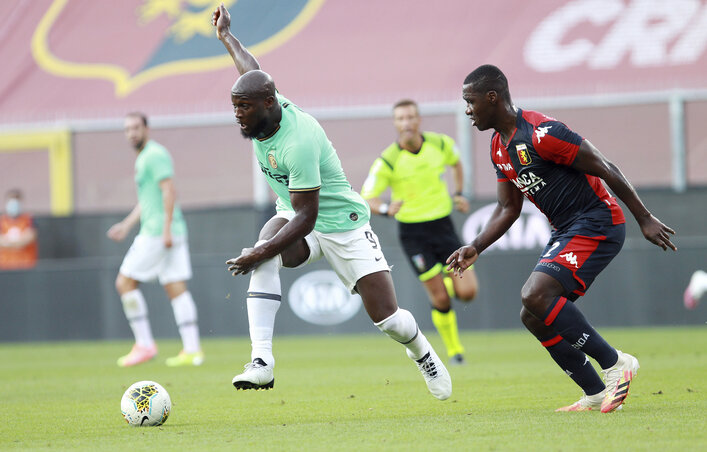 Romelu Lukaku fejjel és lábbal is betalált a Genoának (Fotó: Beta/AP) Romelu Lukaku fejjel és lábbal is betalált a Genoának (Fotó: Beta/AP)