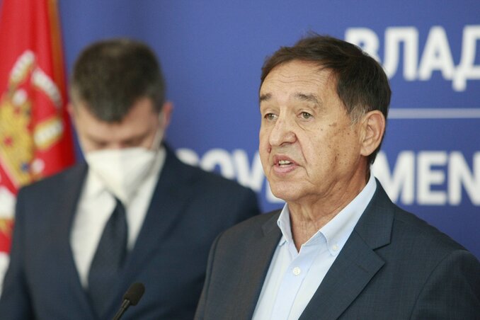 Nebojša Atanacković rámutatott, a gazdaság nem volt felkészülve a járványhelyzet okozta következményekre. Tisztában vannak a minimálbérek növelésének szükségével, de a gazdaság jelen helyzetben 4-6 százaléknál nem tud nagyobb emelést elviselni (Fotó: Beta) Nebojša Atanacković rámutatott, a gazdaság nem volt felkészülve a járványhelyzet okozta következményekre. Tisztában vannak a minimálbérek növelésének szükségével, de a gazdaság jelen helyzetben 4-6 százaléknál nem tud nagyobb emelést elviselni (Fotó: Beta)
