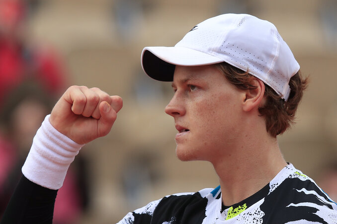 A fiatal olasz Jannik Sinner alaposan megleckéztette tegnap Alexander Zverevet (Fotó: Beta/AP) A fiatal olasz Jannik Sinner alaposan megleckéztette tegnap Alexander Zverevet (Fotó: Beta/AP)