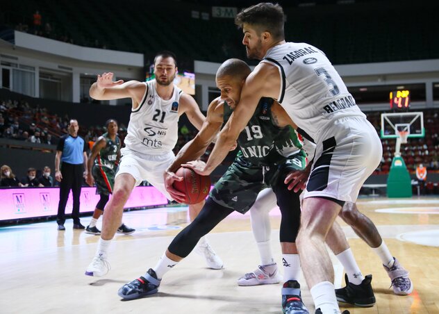 A 22 pontos Morgan (középen) az Unics egyik legjobbja volt (Fotó: Beta) A 22 pontos Morgan (középen) az Unics egyik legjobbja volt (Fotó: Beta)