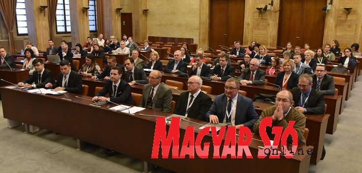 A jogászkonferencia második napi tanácskozásának a Tartományi Képviselőház adott otthont (Ótos András felvétele) A jogászkonferencia második napi tanácskozásának a Tartományi Képviselőház adott otthont (Ótos András felvétele)
