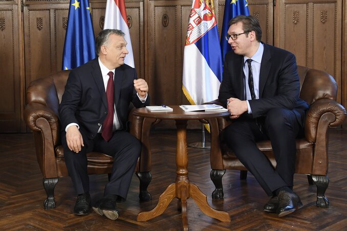 A szerb–magyar kapcsolatokat az egymásra utaltság érzése is meghatározza – vélekedett a magyar kormányfő köszönetet mondva Vučićnak, amiért e kapcsolatok elkötelezett építője (Fotó: MS via MTI) A szerb–magyar kapcsolatokat az egymásra utaltság érzése is meghatározza – vélekedett a magyar kormányfő köszönetet mondva Vučićnak, amiért e kapcsolatok elkötelezett építője (Fotó: MS via MTI)