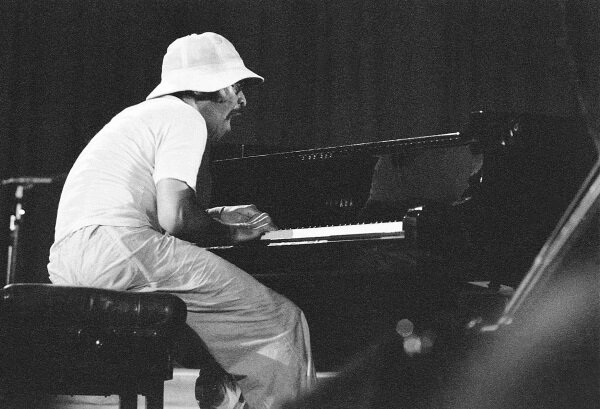 Dormán László fotói 1976-ban, Cecil Taylor ljubljanai koncertjén készültek Dormán László fotói 1976-ban, Cecil Taylor ljubljanai koncertjén készültek