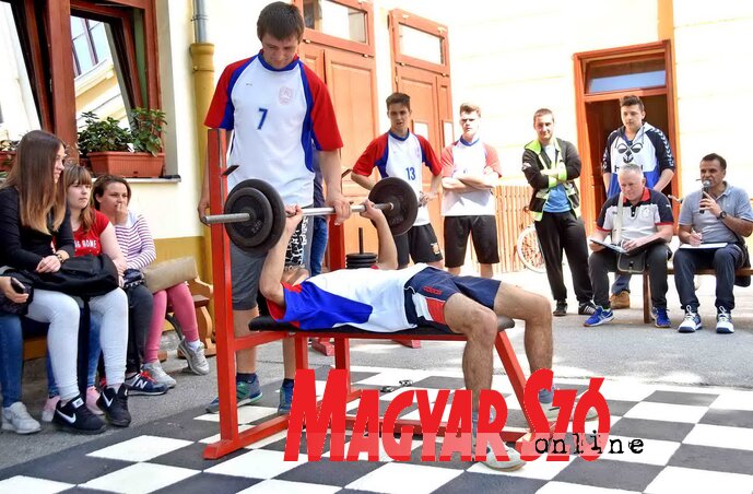 Egész napos sportrendezvények várták az érdeklődőket (Fotó: Gergely Árpád) Egész napos sportrendezvények várták az érdeklődőket (Fotó: Gergely Árpád)