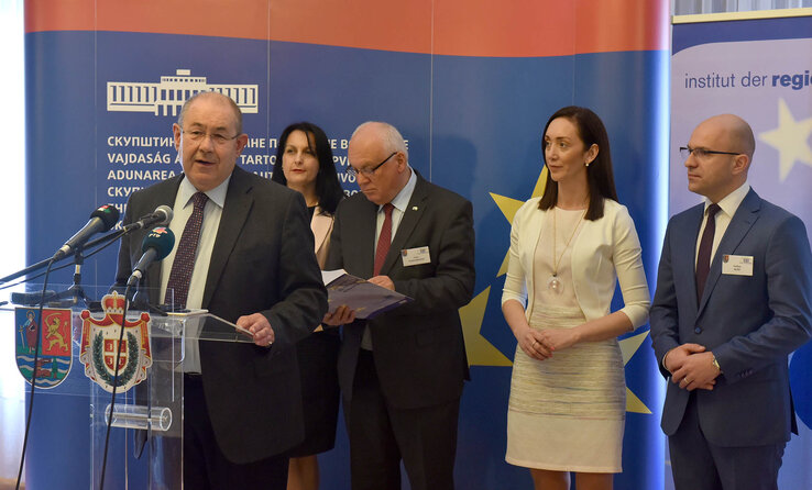 Pásztor István, Franz Schausberger, Dragana Milošević és Dalibor Rožić a közös sajtótájékoztatón (Fotó: Ótos András) Pásztor István, Franz Schausberger, Dragana Milošević és Dalibor Rožić a közös sajtótájékoztatón (Fotó: Ótos András)
