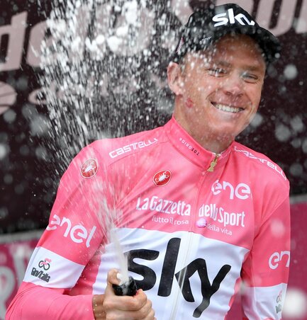 Froome ünnepel (forrás: Beta/AP) Froome ünnepel (forrás: Beta/AP)