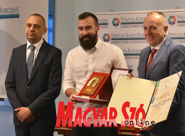 Ivan Brkljač (középen) Đorđe Miličević (balról) és Boško Vučurević társaságában (Fotó: Ótos András) Ivan Brkljač (középen) Đorđe Miličević (balról) és Boško Vučurević társaságában (Fotó: Ótos András)