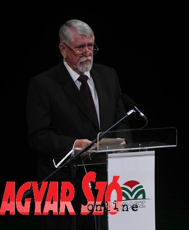 Kásler Miklós: A magyarság sorsa a Délvidéken különösen nehéz volt a történelem folyamán, ám a Délvidék is állta a történelem csapásait (Ótos András felvétele) Kásler Miklós: A magyarság sorsa a Délvidéken különösen nehéz volt a történelem folyamán, ám a Délvidék is állta a történelem csapásait (Ótos András felvétele)