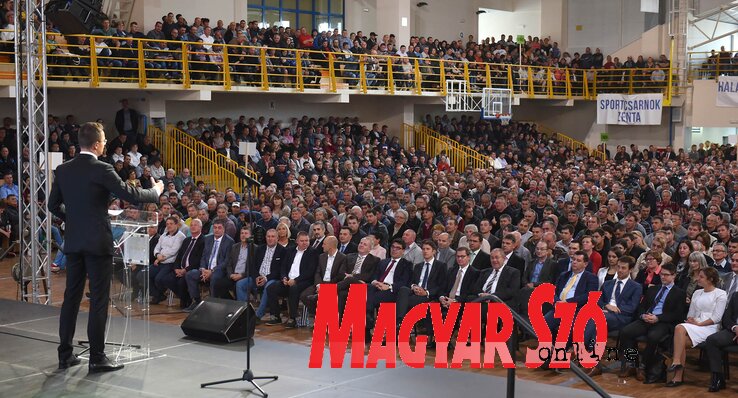 Magyarország jövőre is folytatja a határon túli közösségek támogatását – ígérte Szijjártó Péter (Ótos András felvétele) Magyarország jövőre is folytatja a határon túli közösségek támogatását – ígérte Szijjártó Péter (Ótos András felvétele)