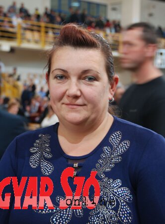 Sós Beáta, Zenta (Homolya Horváth Ágnes felvétele) Sós Beáta, Zenta (Homolya Horváth Ágnes felvétele)