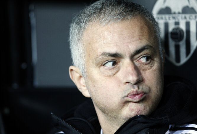 Mourinho vasárnap este már sejthette sorsát (Fotó: Beta/AP) Mourinho vasárnap este már sejthette sorsát (Fotó: Beta/AP)