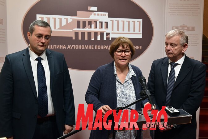 Dr. Bagi Bojan, Pelt Ilona és Patyi Lajos (Ótos András felvétele) Dr. Bagi Bojan, Pelt Ilona és Patyi Lajos (Ótos András felvétele)
