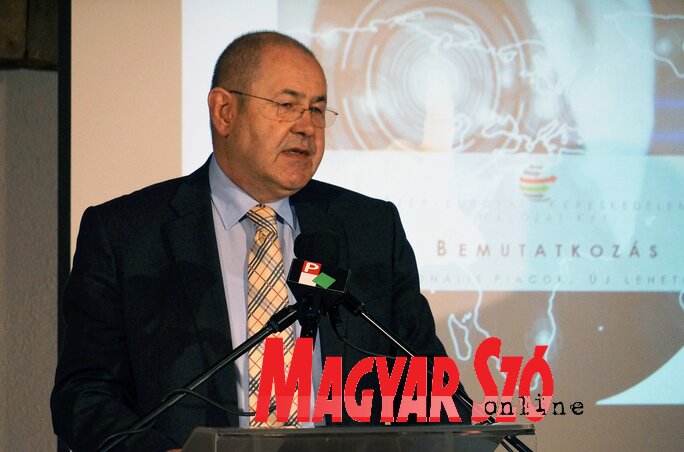 Pásztor István: A vajdasági magyar közösség egy életerős közösség (Ótos András felvétele) Pásztor István: A vajdasági magyar közösség egy életerős közösség (Ótos András felvétele)