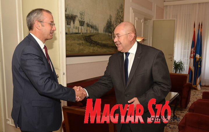Pásztor István fogadja Michael Davenportot (Dávid Csilla felvétele) Pásztor István fogadja Michael Davenportot (Dávid Csilla felvétele)