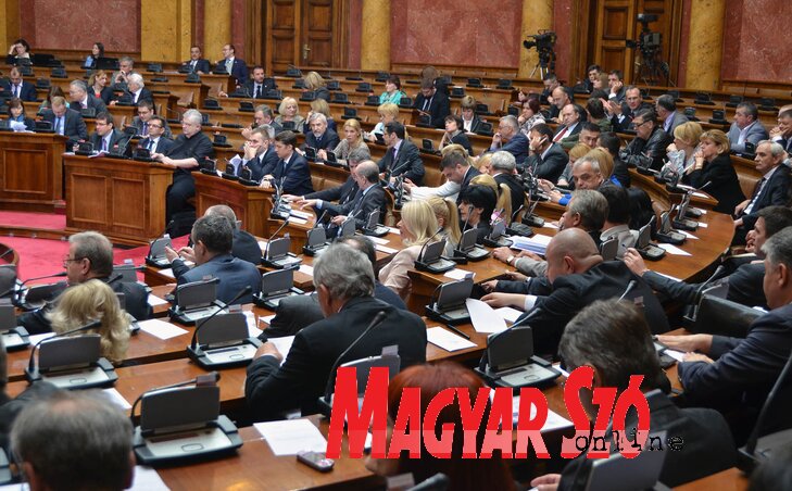 A Köztársasági Képviselőház nagy szavazattöbbséggel hagyta jóvá a statútum javaslatát (Fotók: Ótos András) A Köztársasági Képviselőház nagy szavazattöbbséggel hagyta jóvá a statútum javaslatát (Fotók: Ótos András)
