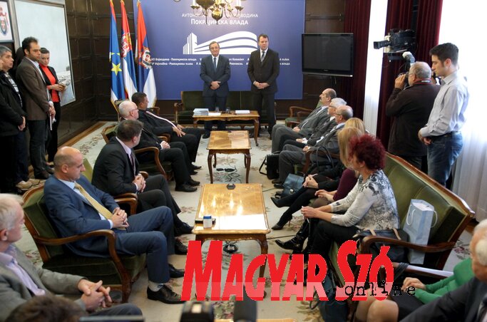 A nemzeti tanácsok képviselői a tartományi kormány épületében (Dávid Csilla felvétele)