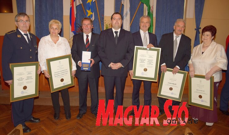 A díjazottak (Puskás Károly felvétele) A díjazottak (Puskás Károly felvétele)