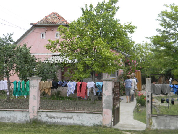 A falvakban különösen sok az üres ház, ezért ott olcsó az ingatlan (Fotó: Fehér Rózsa) A falvakban különösen sok az üres ház, ezért ott olcsó az ingatlan (Fotó: Fehér Rózsa)