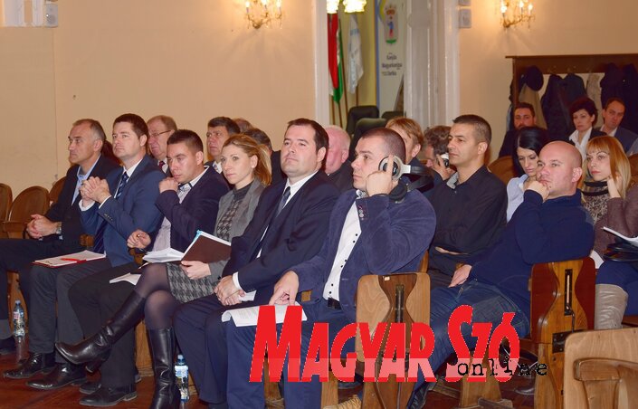 A testület tegnapi ülésén (Puskás Károly felvétele) A testület tegnapi ülésén (Puskás Károly felvétele)