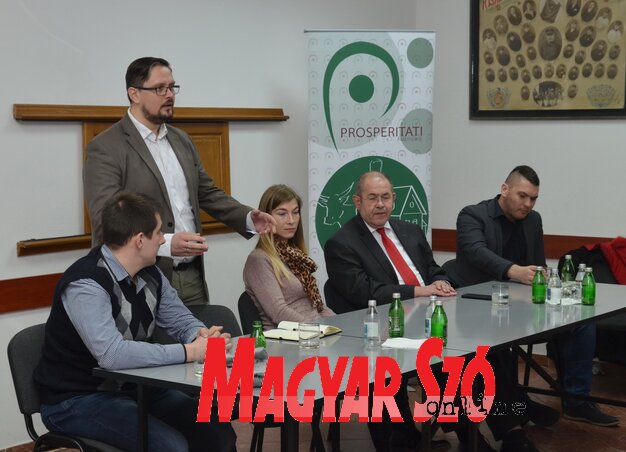 A pályázati kiírás részleteiről Juhász Bálint számolt be (Lakatos János felvétele) A pályázati kiírás részleteiről Juhász Bálint számolt be (Lakatos János felvétele)
