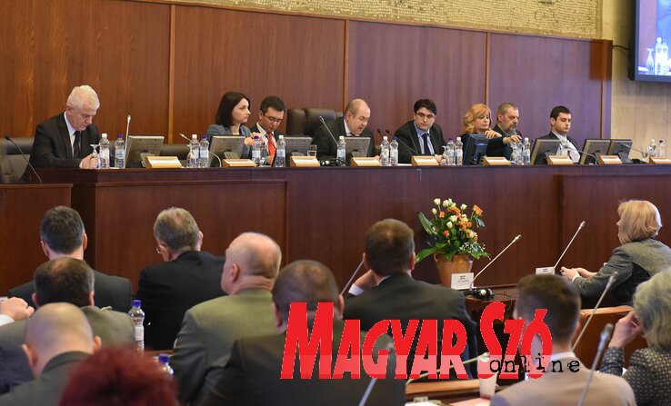 Nemzetközi régióközi együttműködési megállapodásokat is elfogadott a képviselőház (Ótos András felvétele) Nemzetközi régióközi együttműködési megállapodásokat is elfogadott a képviselőház (Ótos András felvétele)