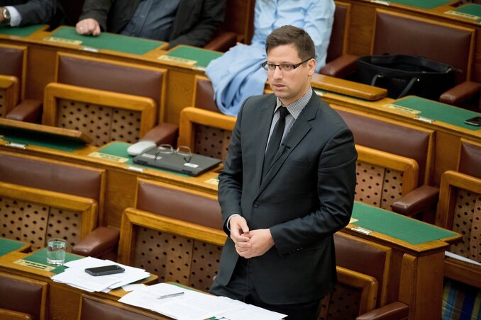 Gulyás Gergely felszólalása nyitotta meg az általános vitát (Fotó: MTI)