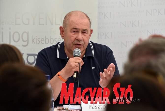 Pásztor István beszélt a gazdaságfejlesztési programmal kapcsolatos eddigi tapasztalatokról is (Ótos András felvétele) Pásztor István beszélt a gazdaságfejlesztési programmal kapcsolatos eddigi tapasztalatokról is (Ótos András felvétele)