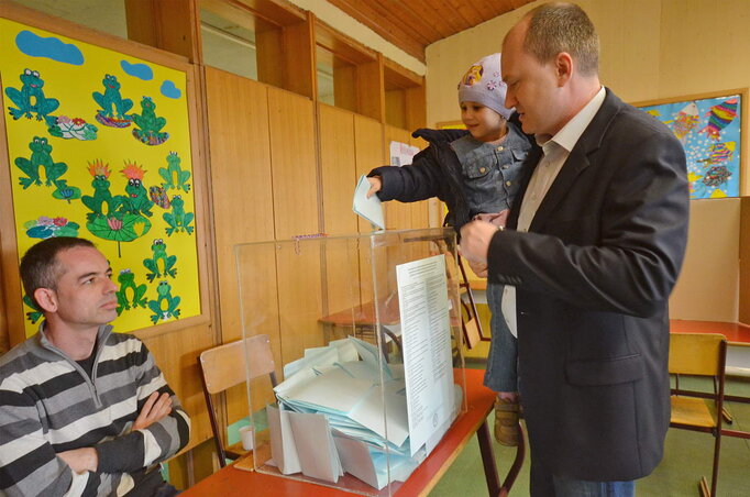 Varga László, a VMSZ képviselőjelöltje Palicson szavazott Varga László, a VMSZ képviselőjelöltje Palicson szavazott