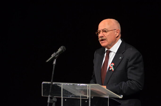 Martonyi János: A világ összmagyarságában kell átéreznünk az ünnepet és az összetartozást (Fotó: Molnár Edvárd) Martonyi János: A világ összmagyarságában kell átéreznünk az ünnepet és az összetartozást (Fotó: Molnár Edvárd)