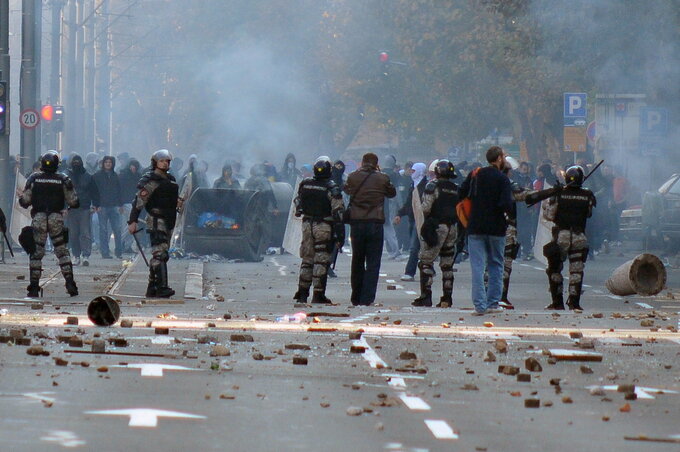 Először és egyben utoljára 2010. október 10-én vonulhattak fel a szerbiai melegek – az ellentüntetők szétverték Belgrád központját (Fotó: Molnár Edvárd)