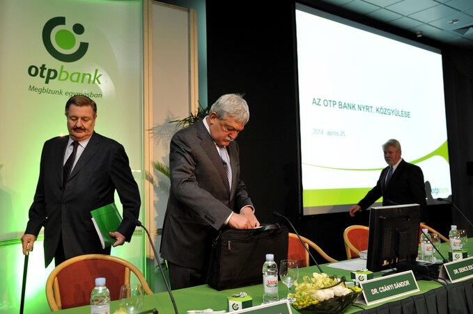 Csányi Sándor (középen) az OTP Bank elnök-vezérigazgatója: az általa vezetett cég a Forbes idei listáján a világ 1271. legnagyobb cége (MTI Fotó)