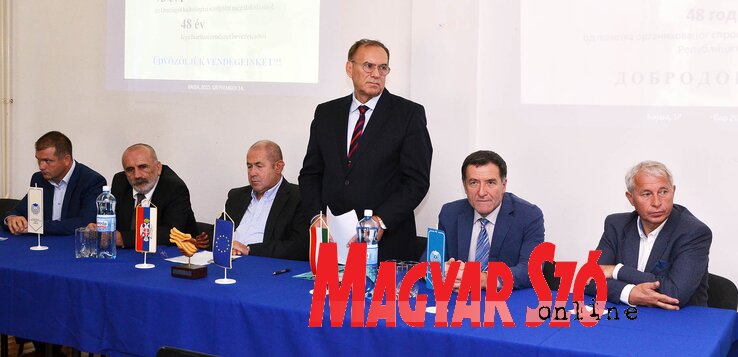 A felszólalók mind egyetértettek abban, hogy a projektum hatalmas jelentőséggel bír a mezőgazdaság számára (Fotó: Ótos András) A felszólalók mind egyetértettek abban, hogy a projektum hatalmas jelentőséggel bír a mezőgazdaság számára (Fotó: Ótos András)