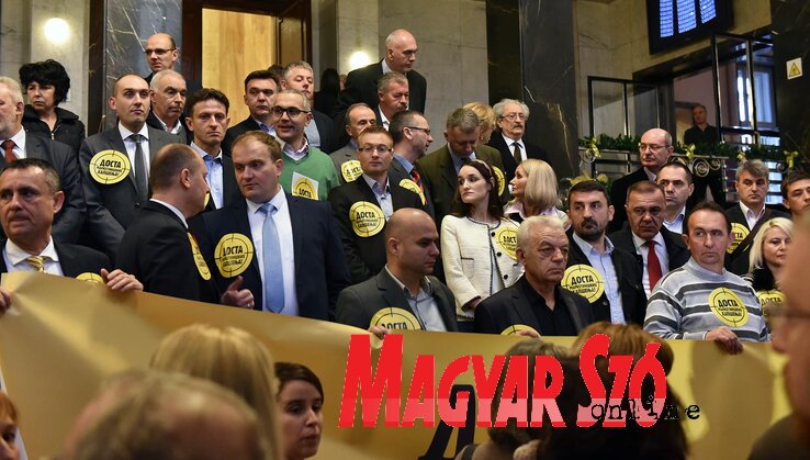 A demokrata képviselők szerint reklámkampány céljait szolgálják a legutóbbi letartóztatások (Ótos András felvétele) A demokrata képviselők szerint reklámkampány céljait szolgálják a legutóbbi letartóztatások (Ótos András felvétele)