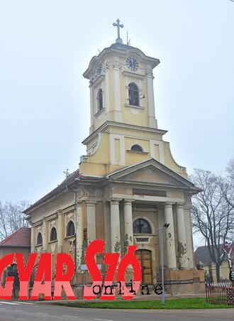 Aláfalazták az 1842-ben Diván György költségén épült katolikus templomot (Gergely Árpád felvétele)