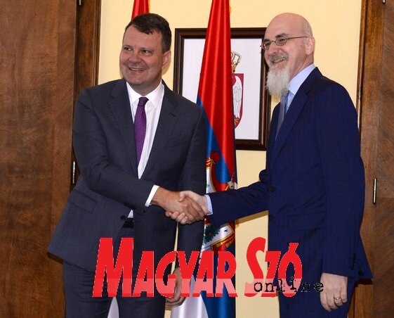 Az olasz nagykövet Igor Mirovićtyal is tárgyalt (Dávid Csilla felvétele) Az olasz nagykövet Igor Mirovićtyal is tárgyalt (Dávid Csilla felvétele)