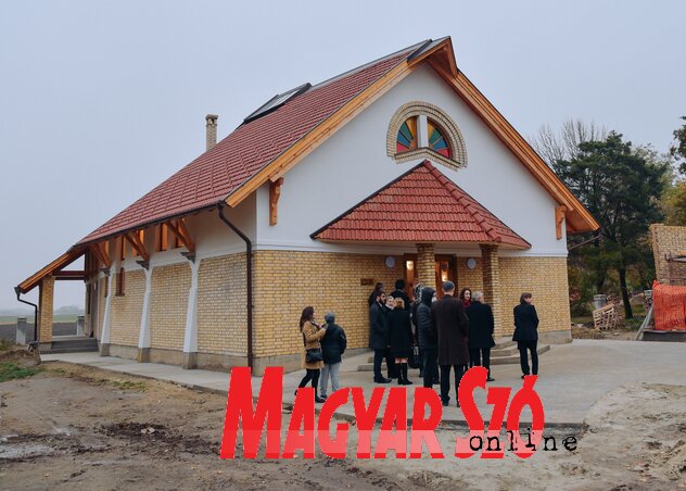 A bogarasi Szent Anna-templom (Fotó: Herédi Krisztián felvétele) A bogarasi Szent Anna-templom (Fotó: Herédi Krisztián felvétele)