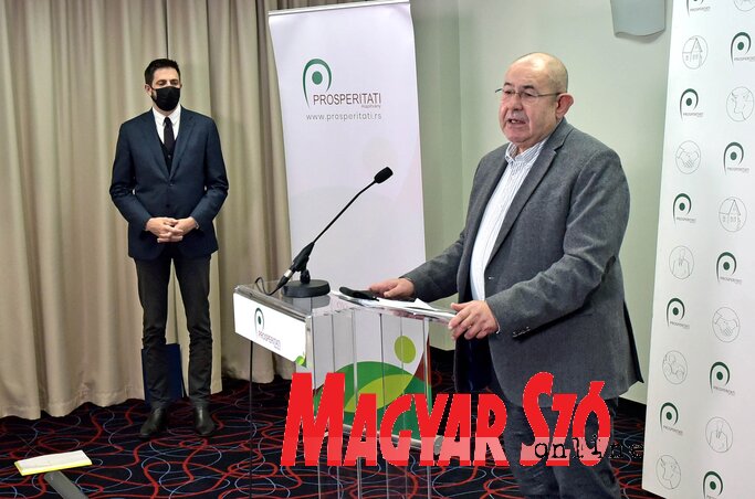 Pásztor István megerősítette, hogy az év vége előtt a földvásárlási pályázat eredményei is megjelennek (Gergely Árpád felvétele) Pásztor István megerősítette, hogy az év vége előtt a földvásárlási pályázat eredményei is megjelennek (Gergely Árpád felvétele)