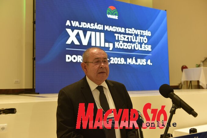 Pásztor István sajtótájékoztatója (Ótos András felvétele) Pásztor István sajtótájékoztatója (Ótos András felvétele)