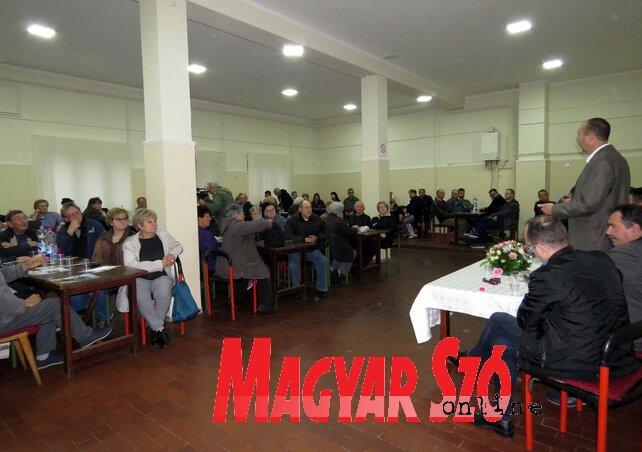 Megtelt a muzslyai Magyar Ház (Fotó: Kecskés István) Megtelt a muzslyai Magyar Ház (Fotó: Kecskés István)
