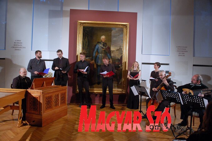 Fergeteges tapsot kapott az újvidéki közönségtől az Antiphonus és a New Trini-tity Baroque együttes (Bozsoki Valéria felvétele) Fergeteges tapsot kapott az újvidéki közönségtől az Antiphonus és a New Trini-tity Baroque együttes (Bozsoki Valéria felvétele)