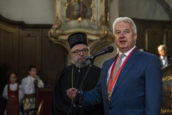 Semjén Zsolt a szerb ortodox székesegyházban (Fotó:MTI) Semjén Zsolt a szerb ortodox székesegyházban (Fotó:MTI)