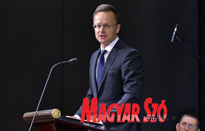 Szijjártó Péter: A két ország nemzeti közösségei, kisebbségei összekötnek, és nem elválasztanak minket (Fotó: Gergely Árpád) Szijjártó Péter: A két ország nemzeti közösségei, kisebbségei összekötnek, és nem elválasztanak minket (Fotó: Gergely Árpád)
